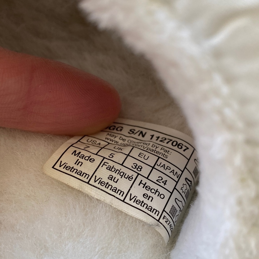 UGG Black and White Fuzzy Slides - Picture 9 of 9